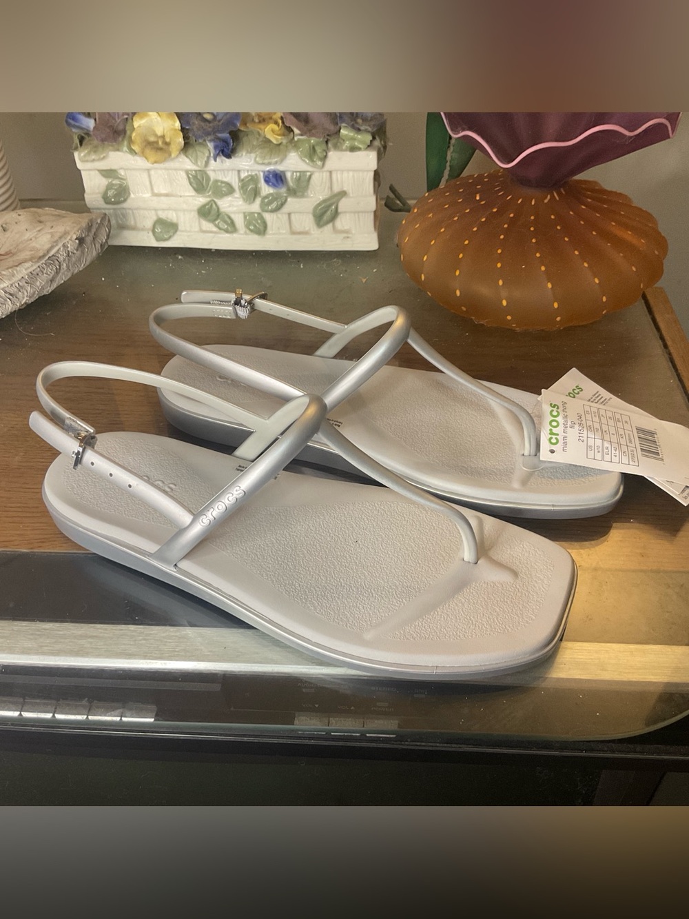 CROCS WOMENS MIAMI THONG SANDALS SZ 10 NEW